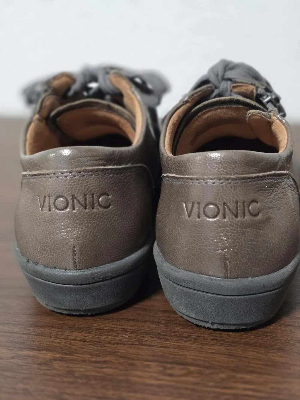 Vionic Women's Gray Leather Lace-Up Sneakers with Side Zipper